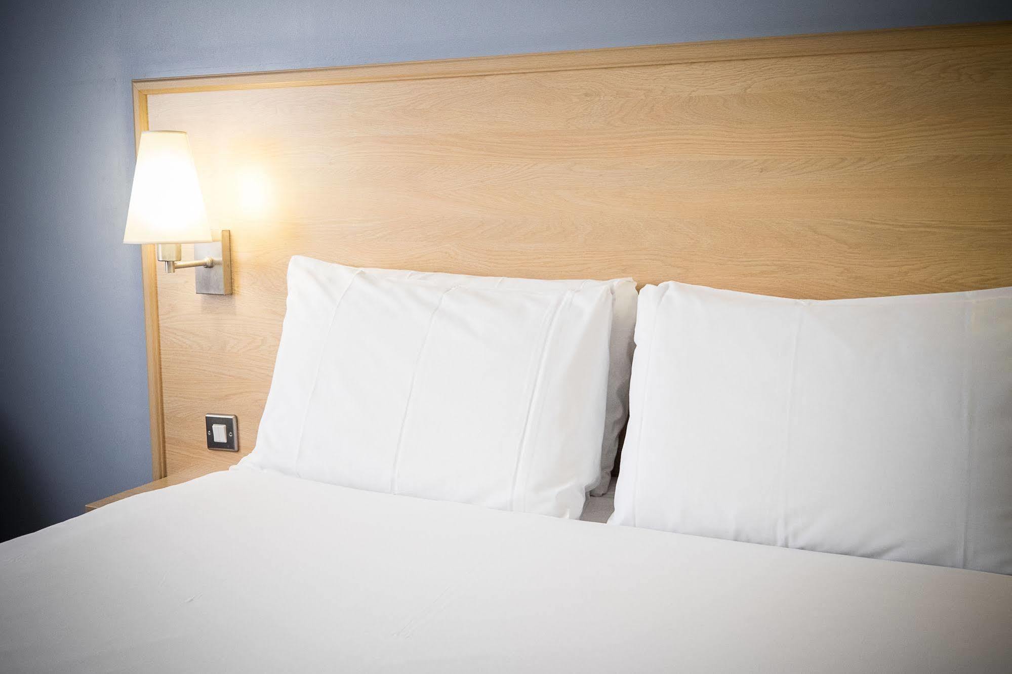 Travelodge Plus Galway Kültér fotó